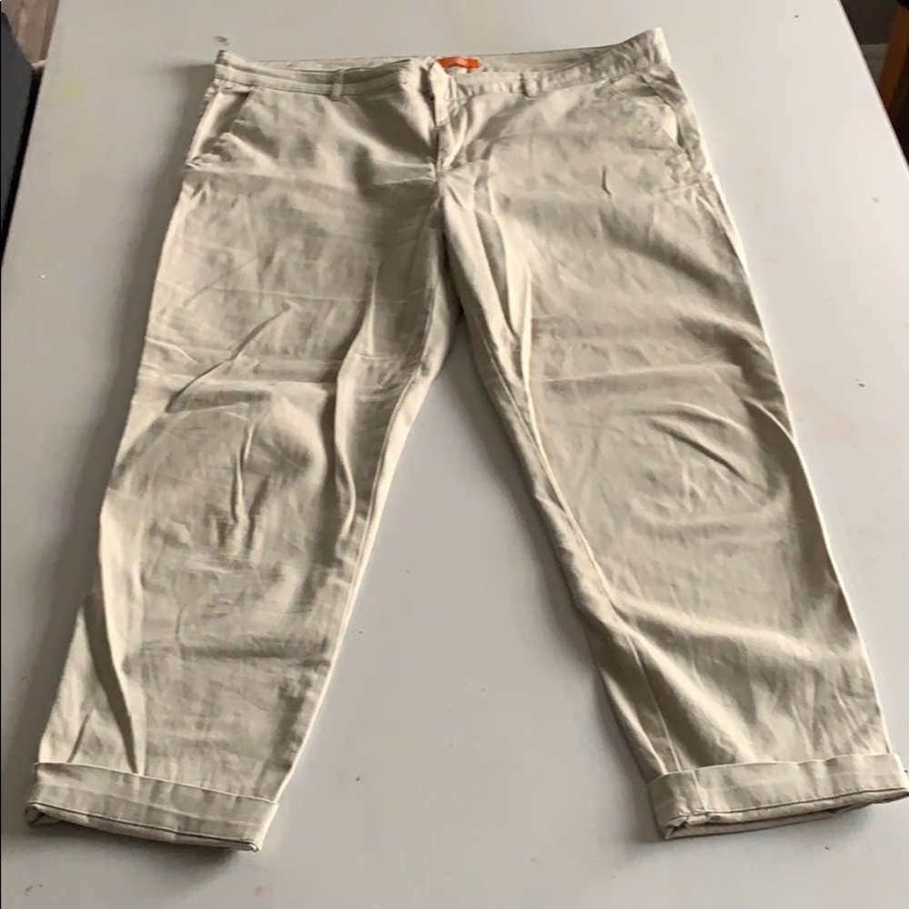 Women’s size 14 capris